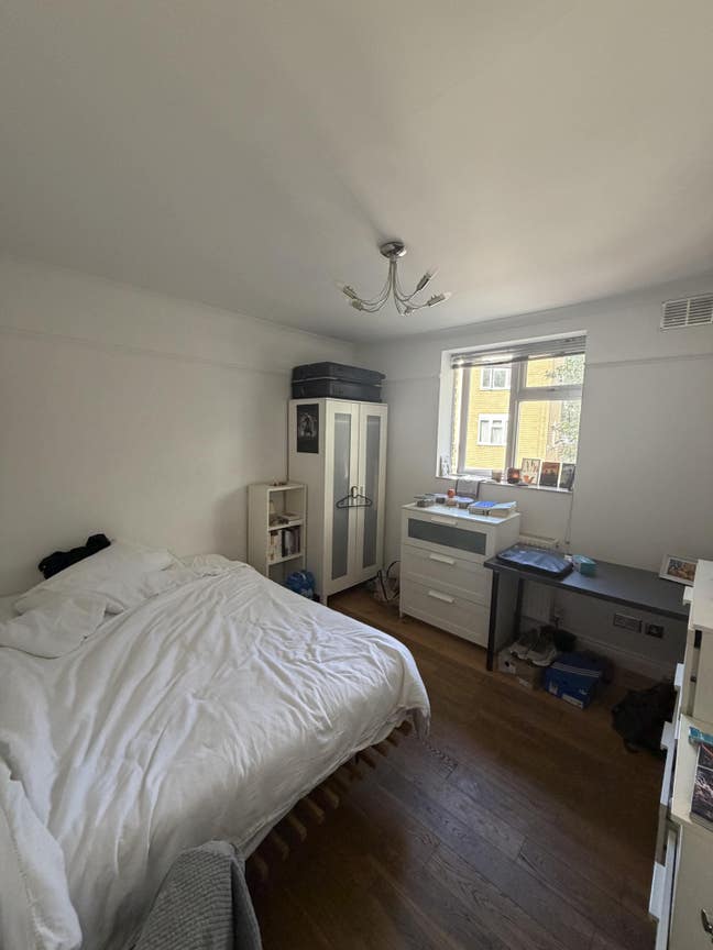 2 bed flat in Edgware Road  Main Photo