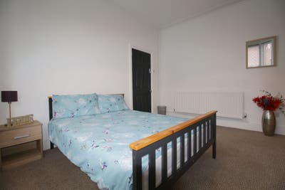 🏡 Modern Double Room | 💡 All Bills Included  Main Photo