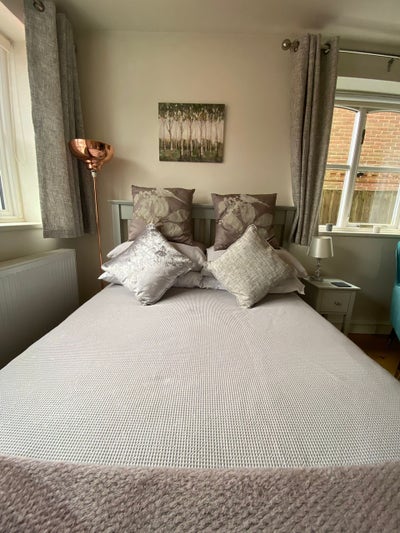 Double & Single room in Chalfont St Giles HP8 Main Photo