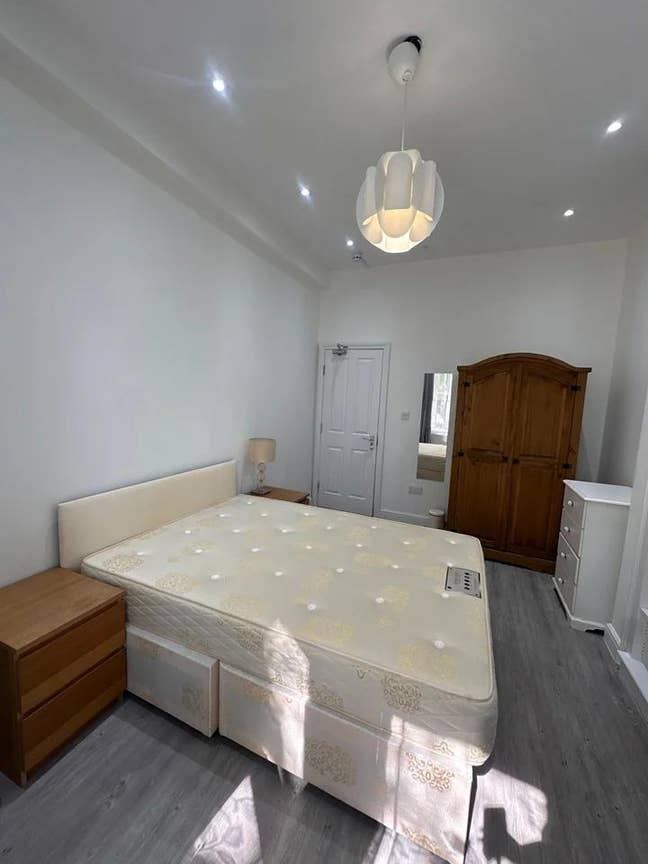 Room in a Shared Flat, Uxbridge Road, W5 Main Photo