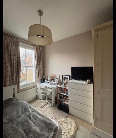 Cosy Double Bedroom in Wandsworth House Main Photo