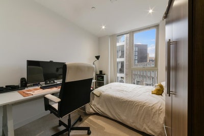Double Room in Royal Wharf - Gym, Pool, Sauna Main Photo