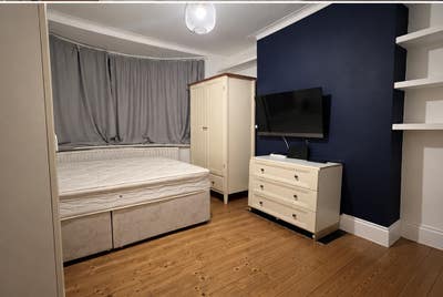 Two double room available in the  same house  Main Photo