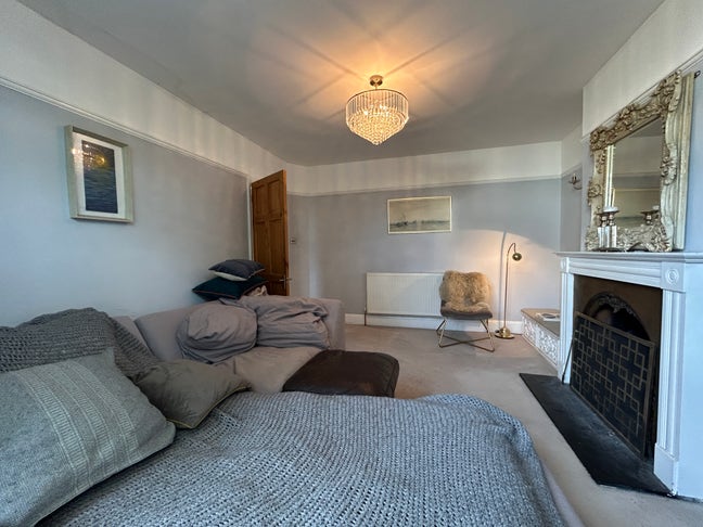 Btful Bright room in Stunning House. AVAIL NOW. Main Photo