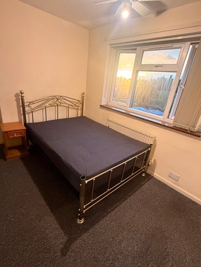 3 bed 2 bath house to let in luton Main Photo