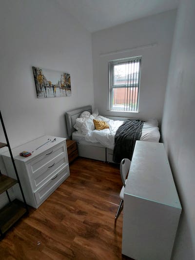 Double room available immediately  Main Photo