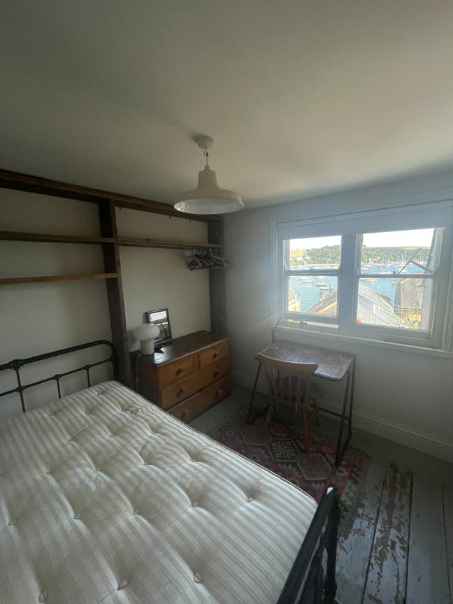 Double bedroom in Falmouth Old High Street   Main Photo