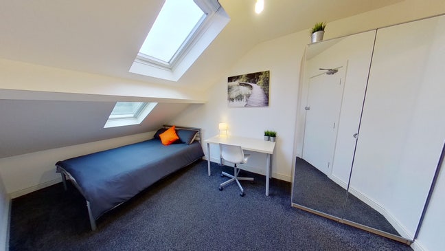 Double Room nr city centre with freeparking Main Photo