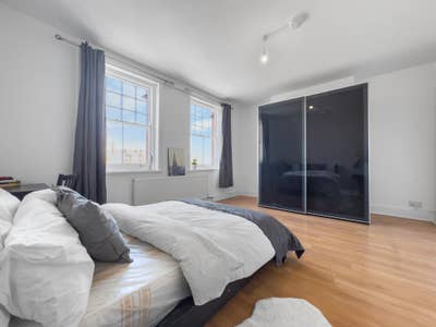 🏡  Large Room | Whitechapel • Zone 1 & 2🏡 Main Photo