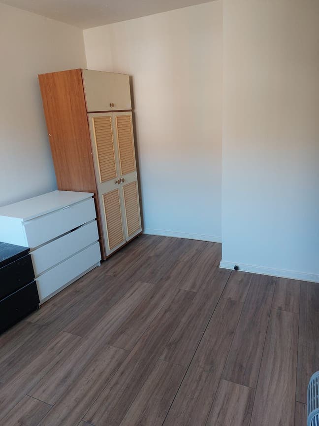 Double Room to Let Main Photo
