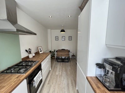 Double room, professional household Main Photo