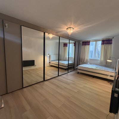 Excellent location, large room St.Johns Wood Main Photo