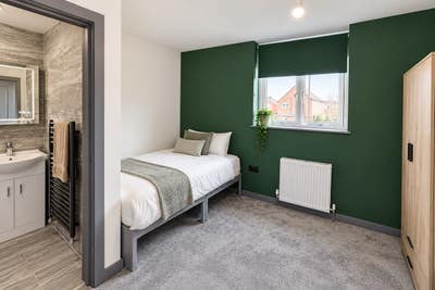 🌟 Modern Studio Ensuite Walsall -No Bills to Pay! Main Photo