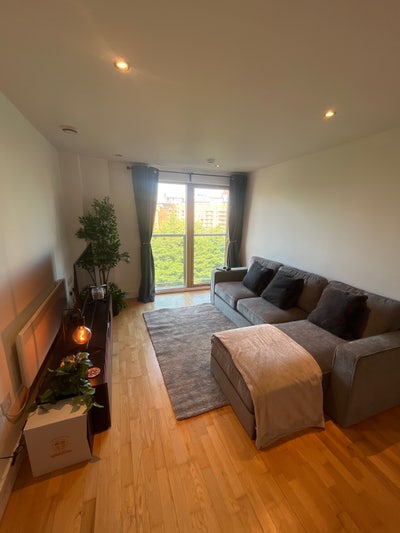 Double Room in Shared Flat- &pound;800  Including Bills Main Photo