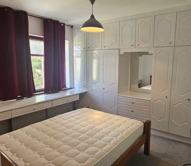 Lovely room  next to Mill Hill train station  Main Photo
