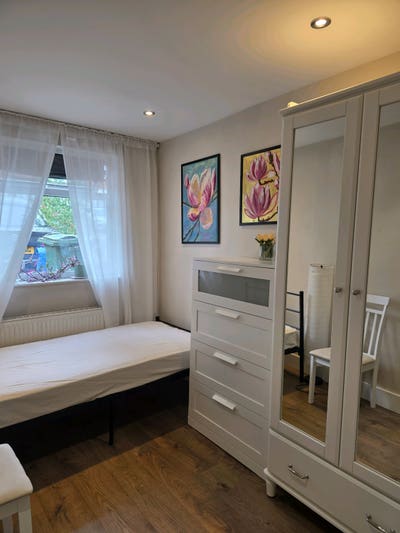 En-suite  room very close to central London Main Photo