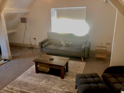 Lovely space in large quiet home  Main Photo