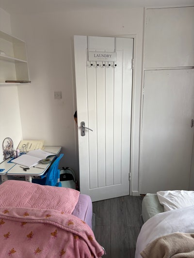 Single room available Main Photo
