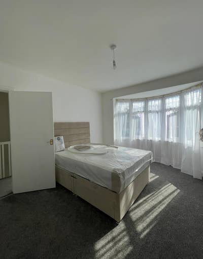 Double bedroom for rent in Birstall  Main Photo