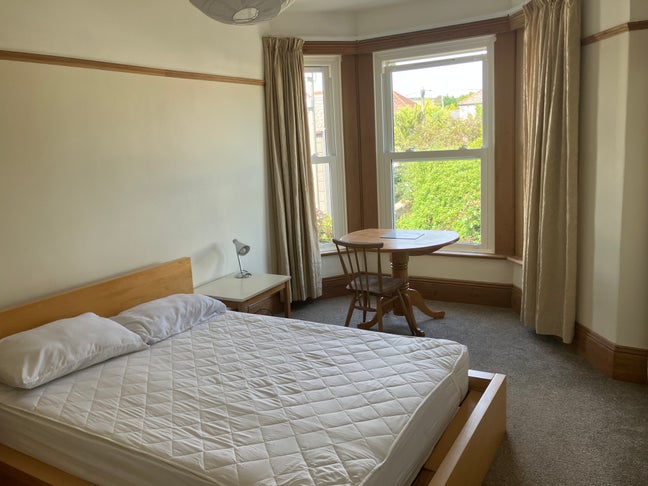 Large single room in Victorian house. Main Photo