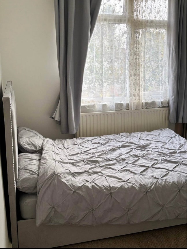 Double bed room for rent Main Photo