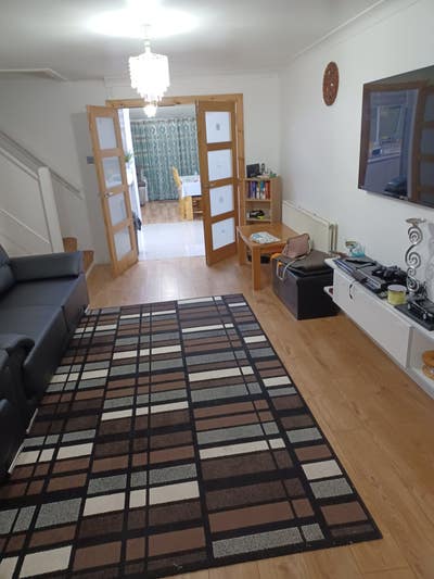 Large Room &pound;800 Pcm Town RG2 7Uh Location 2 Bath  Main Photo