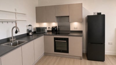 Modern 1-bed new-build | Erith (DA8) | Furnished Main Photo
