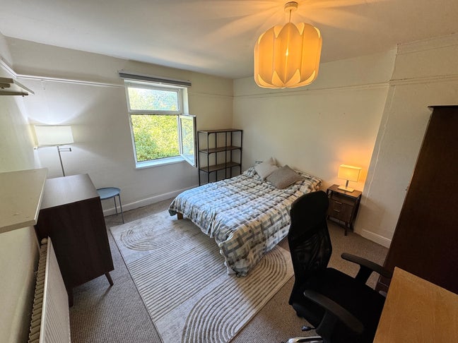 Large Double • Private Bathroom • Parking • Gym Main Photo