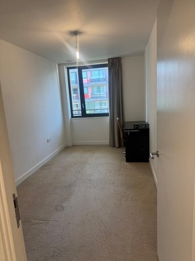 Double Bedroom, in a 3 bedroom apartment Main Photo