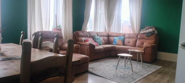 Spacious Room in 4-Bed Flat – Paisley Canal Statio Main Photo