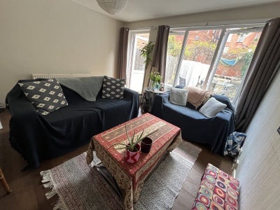 Double Room | Great Transport Links | Garden 🪴  Main Photo