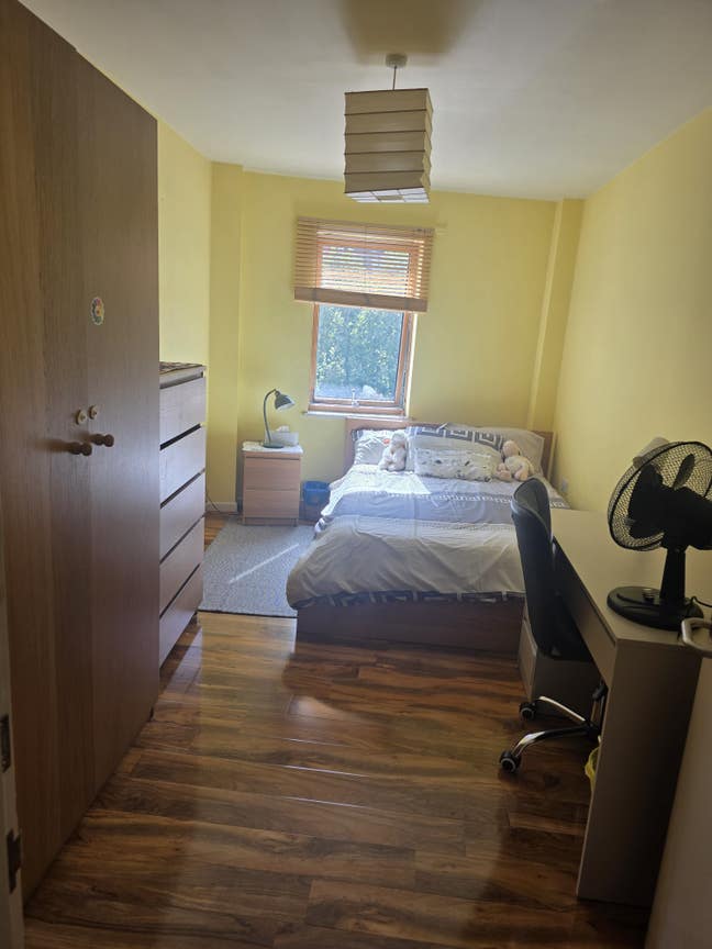 Central  City Room Main Photo