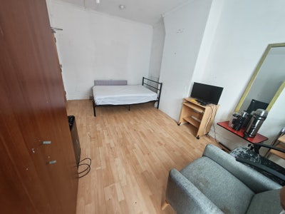 Double Size Room in Hither Green. All Bills Main Photo