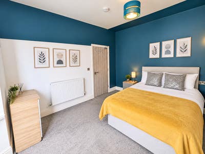 ** Large Modern Room City Centre -No Bills To Pay! Main Photo