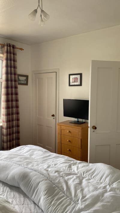 Bright room in Balgreen Main Photo