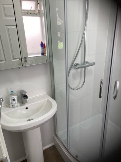 Double Room Ensuite  Main Photo