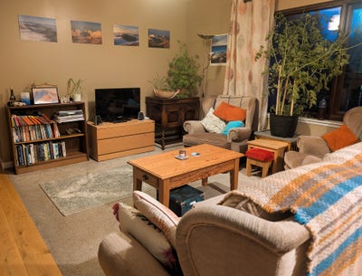 Double room in a 2 bed cottage Main Photo