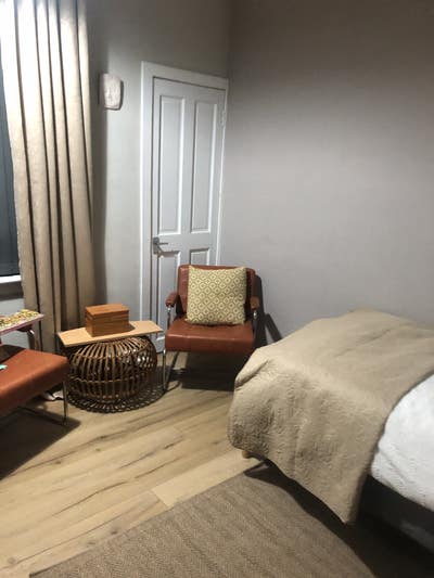 Cozy single room Main Photo