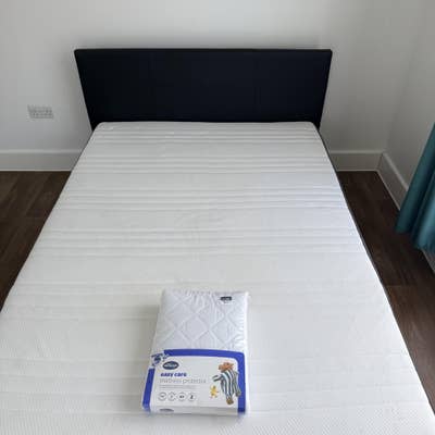 Double Room in Spacious, Peaceful Home  Main Photo