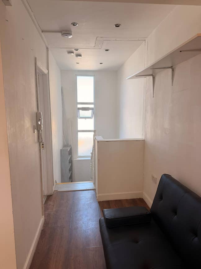 Large Double Room All Bills Included  Main Photo