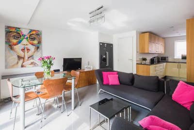 1 Room in Bow (Short Term) Main Photo