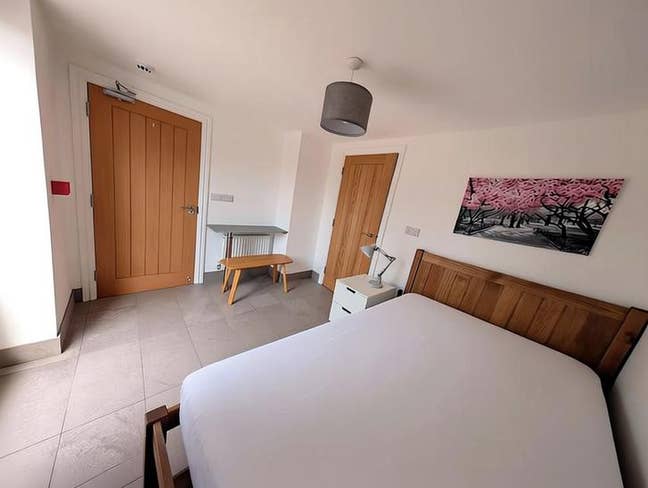 Professionl Newly Renovated HMO | All Bills Includ Main Photo