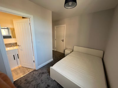 New Double En-Suite Room for single occupancy Main Photo