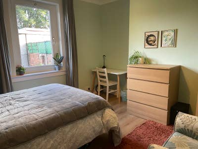 Two large double bedrooms, handy for city centre Main Photo