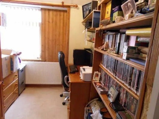 314AR - 🏡 Spacious 3-Bedroom Terraced House Main Photo