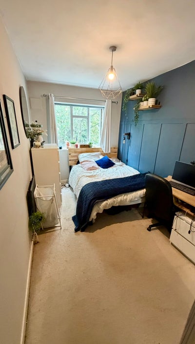 King bedroom in 3-bed with garden (!) Main Photo