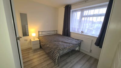 Double room for rent, en-suite Main Photo