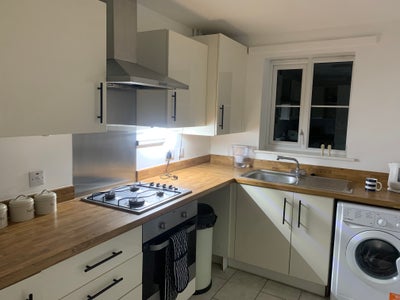 Large double room. All bills included.  Main Photo