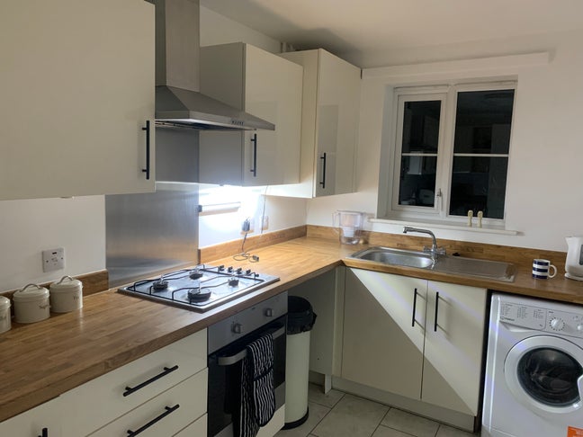 Large double room. All bills included.  Main Photo