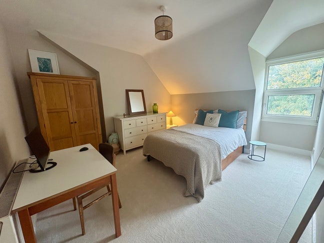  Very large double room in beautiful maisonette  Main Photo